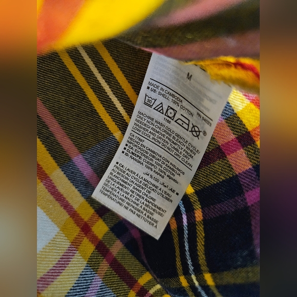 Old navy medium 100% cotton mustard plaid flannel classic button down top - Picture 2 of 3
